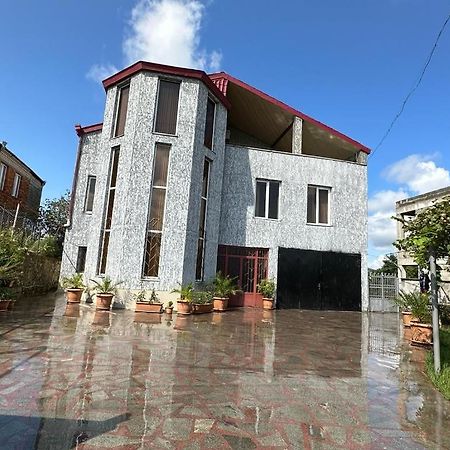 Happy House Kutaisi Exterior foto